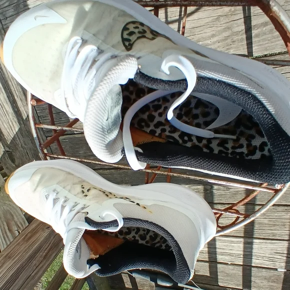 Nike Winflo 8 Premium White Leopard Women's Shoes - Picture 5 of 14